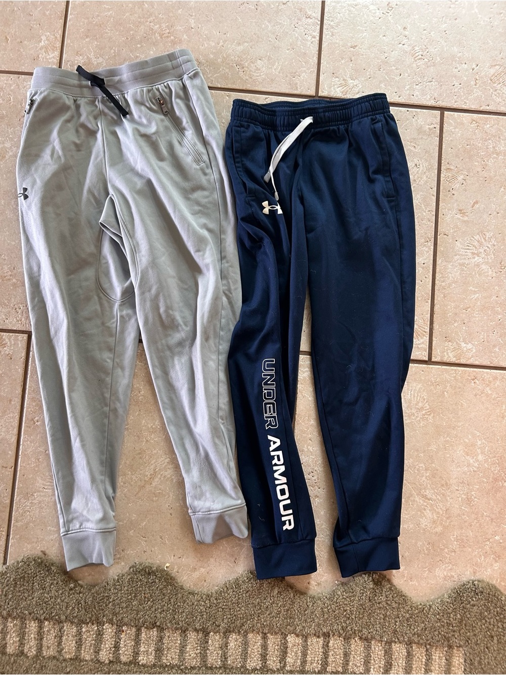 Under Armour Boys Navy & Light Gray Jogger Sweatpants Set
